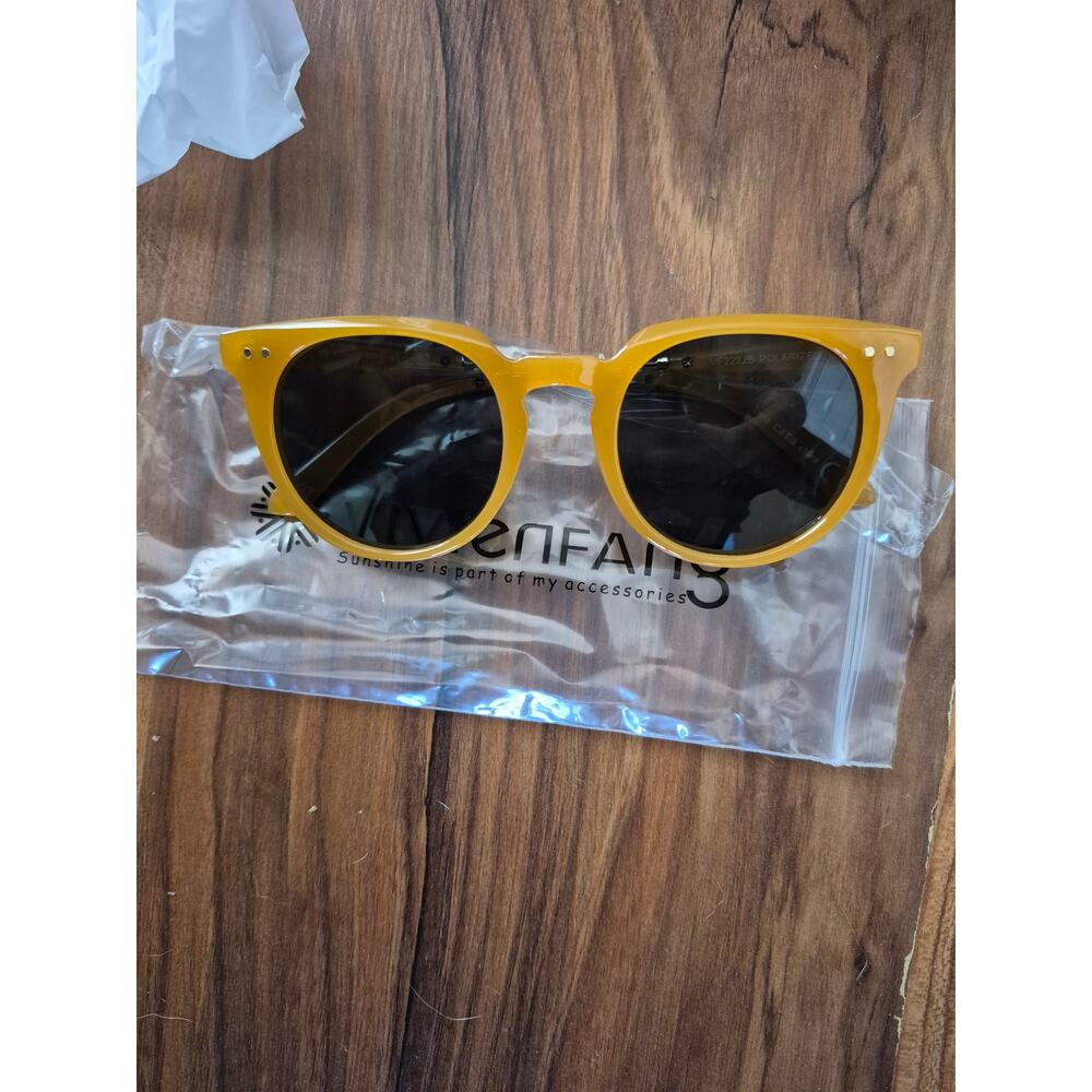 Amazon Sunglasses Yellow/Orange Frame Black Lens UV Protection Cuteβ Glasses S15